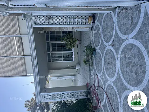 Satılır 4 otaqlı mənzil 175 m²