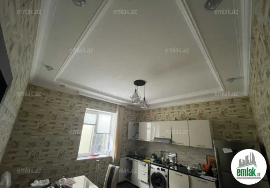 Satılır 4 otaqlı mənzil 175 m²