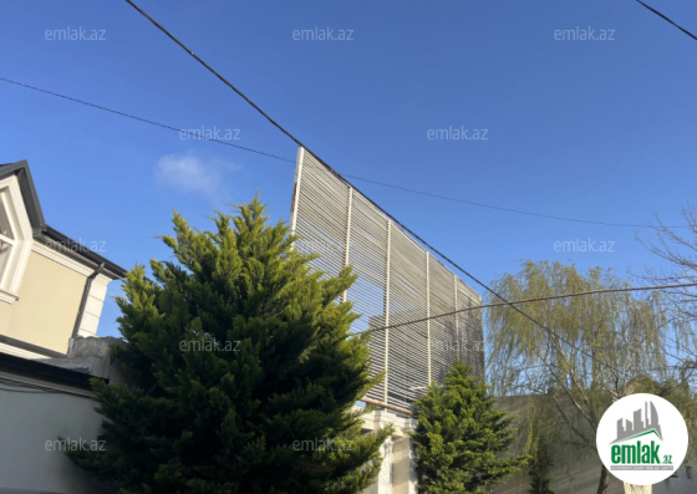 Satılır 4 otaqlı mənzil 175 m²