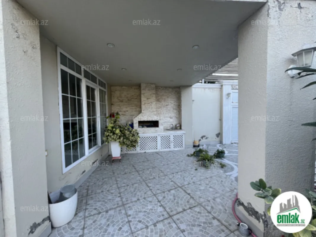 Satılır 4 otaqlı mənzil 175 m²