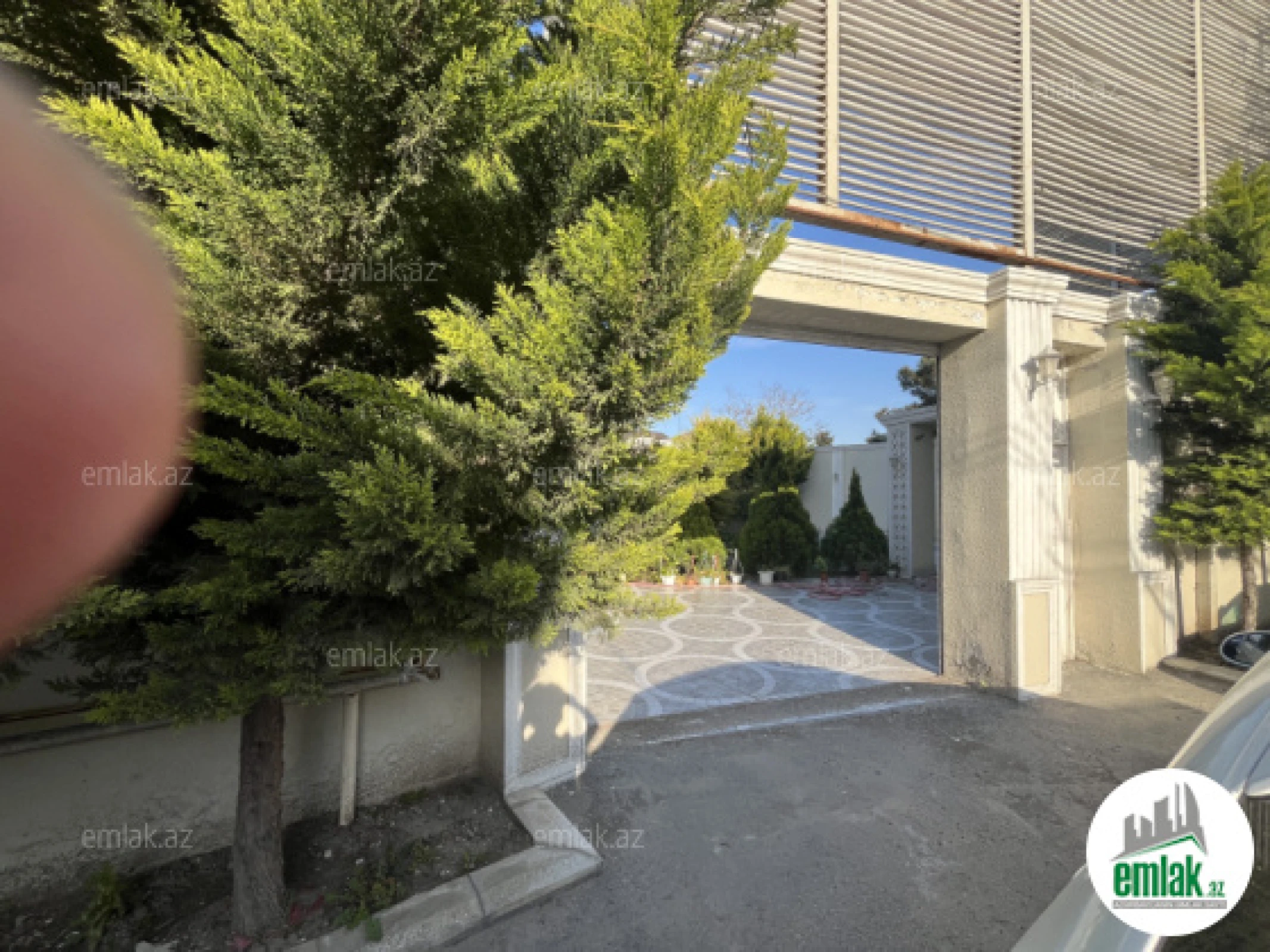 Satılır 4 otaqlı mənzil 175 m²