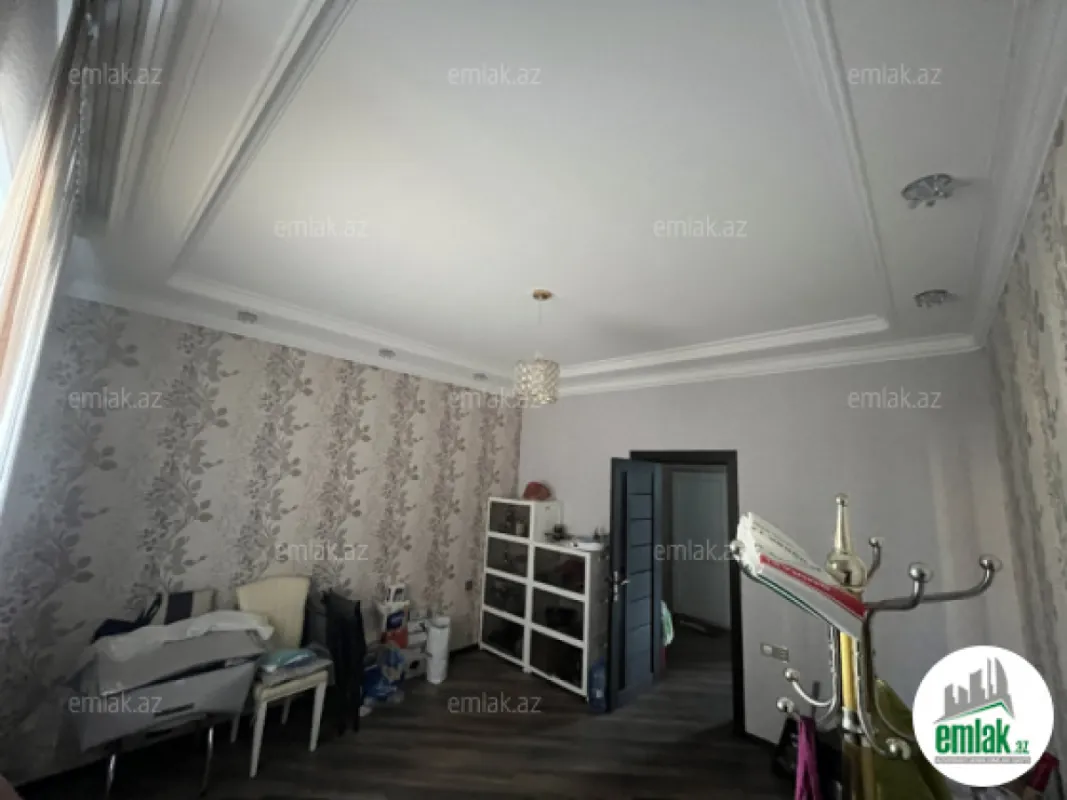 Satılır 4 otaqlı mənzil 175 m²