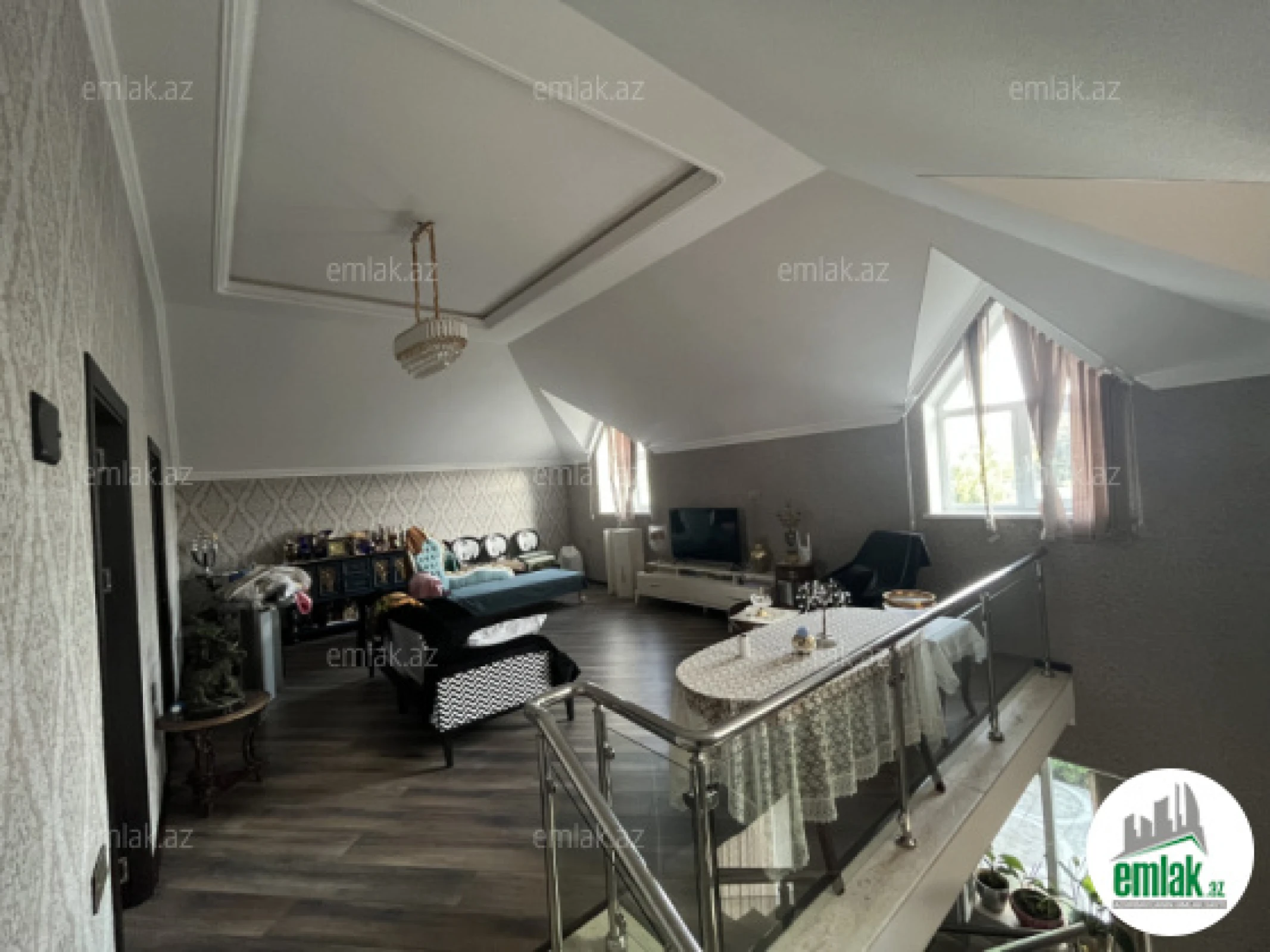 Satılır 4 otaqlı mənzil 175 m²