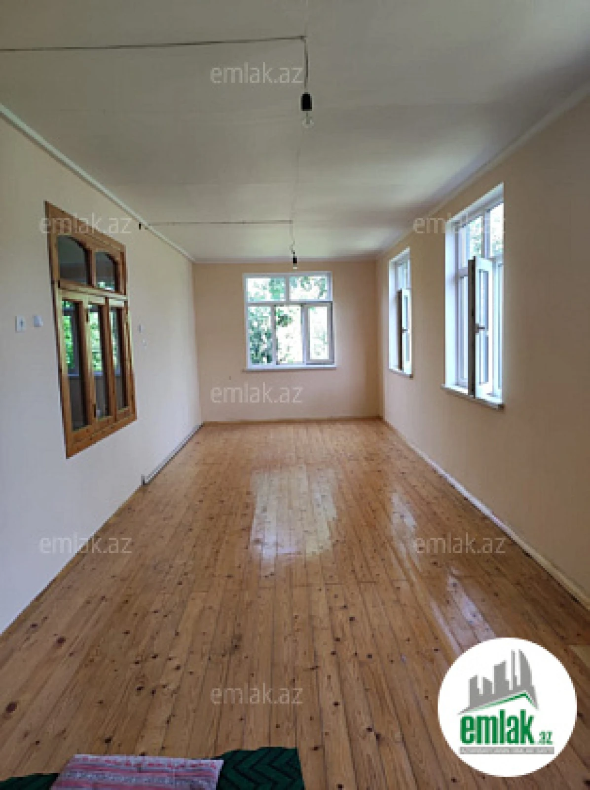 Satılır 2 otaqlı köhnə tikili 72 m²