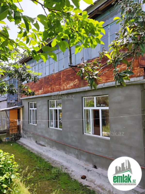 Satılır 2 otaqlı köhnə tikili 72 m²