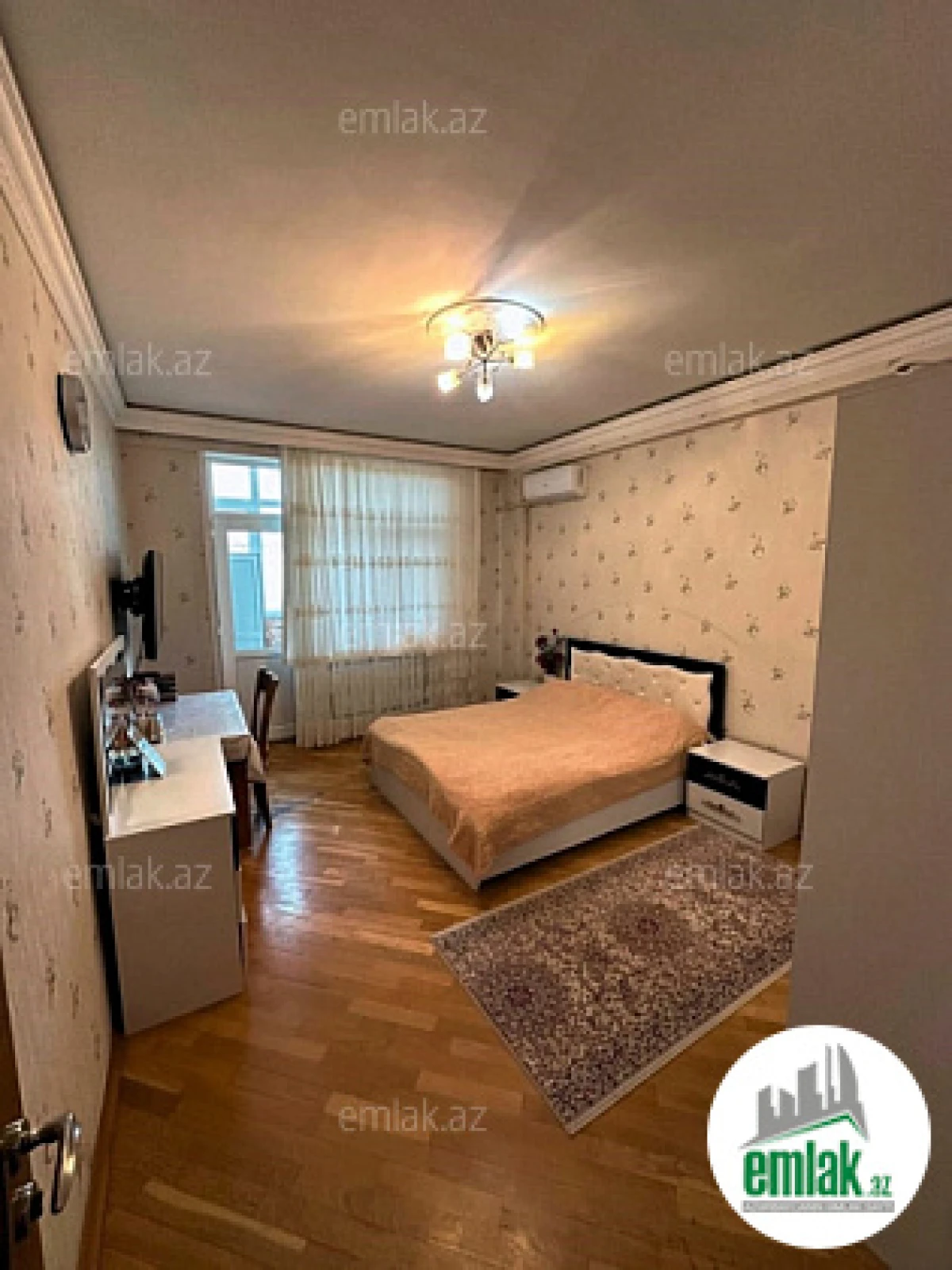 Satılır 3 otaqlı yeni tikili 180 m²