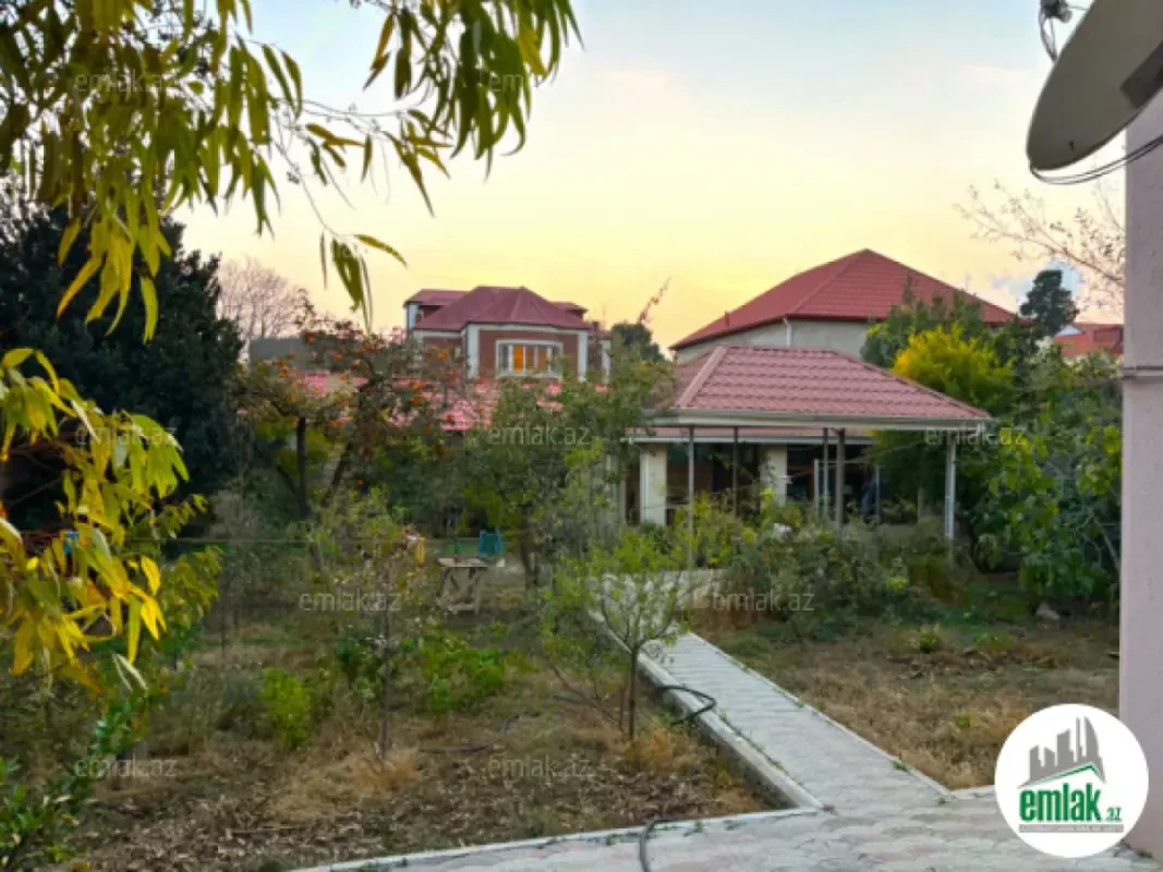 Satılır 7 otaqlı həyət evi 310 m²