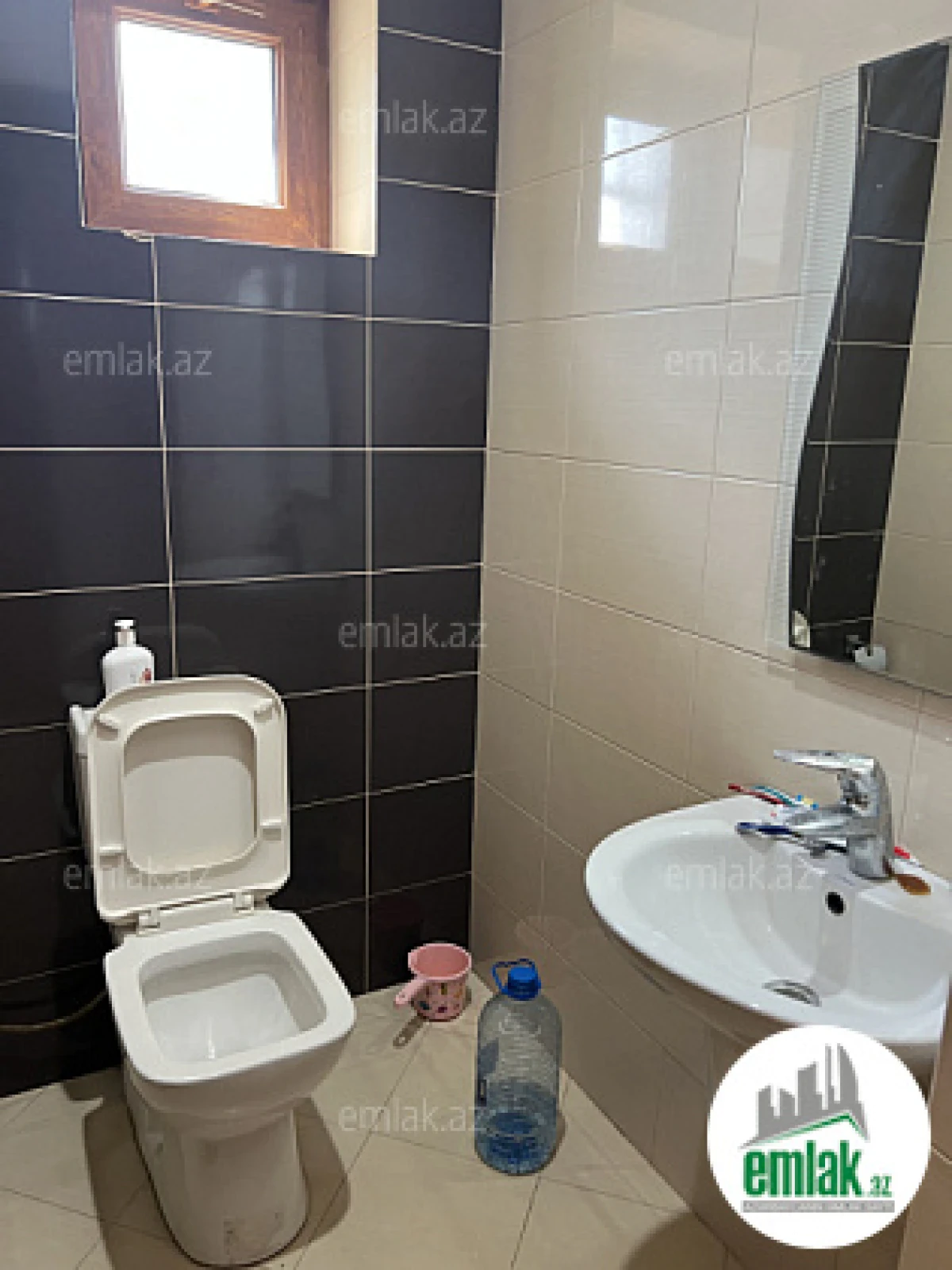 Satılır 7 otaqlı həyət evi 300 m²