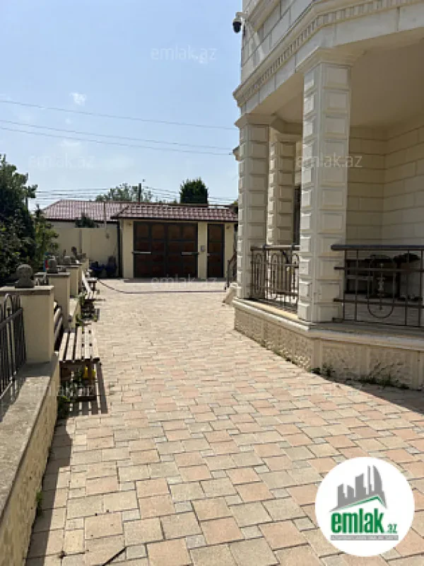 Satılır 7 otaqlı həyət evi 300 m²