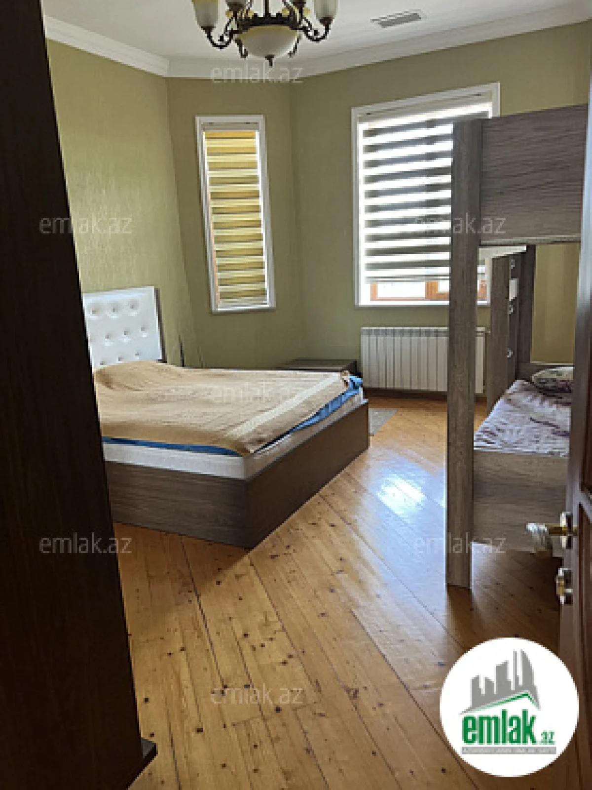 Satılır 7 otaqlı həyət evi 300 m²
