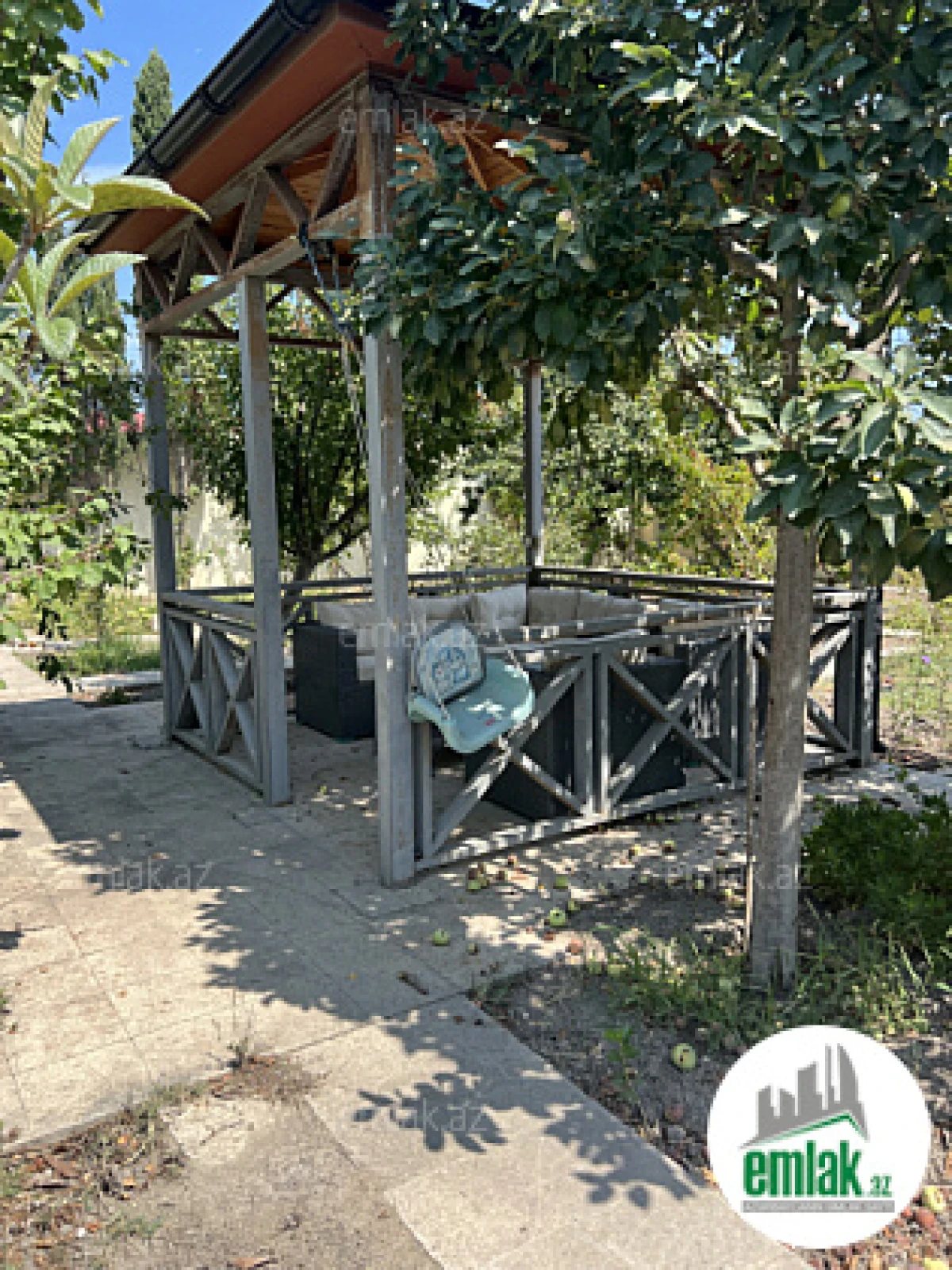 Satılır 7 otaqlı həyət evi 300 m²