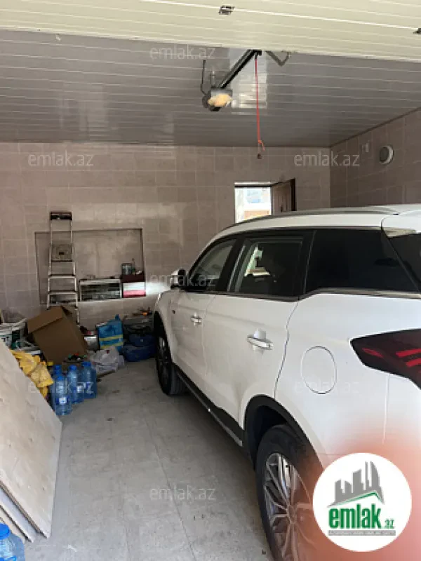 Satılır 7 otaqlı həyət evi 300 m²
