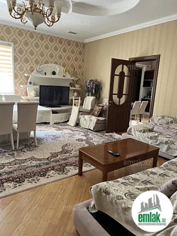 Satılır 7 otaqlı həyət evi 300 m²