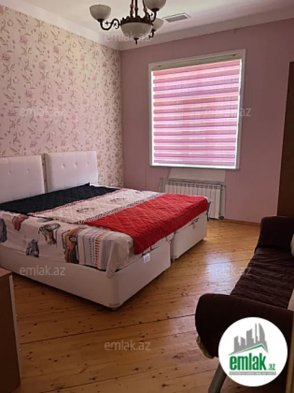 Satılır 7 otaqlı həyət evi 300 m²