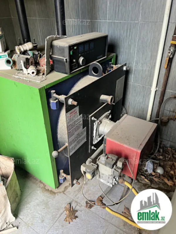 Satılır 7 otaqlı həyət evi 300 m²