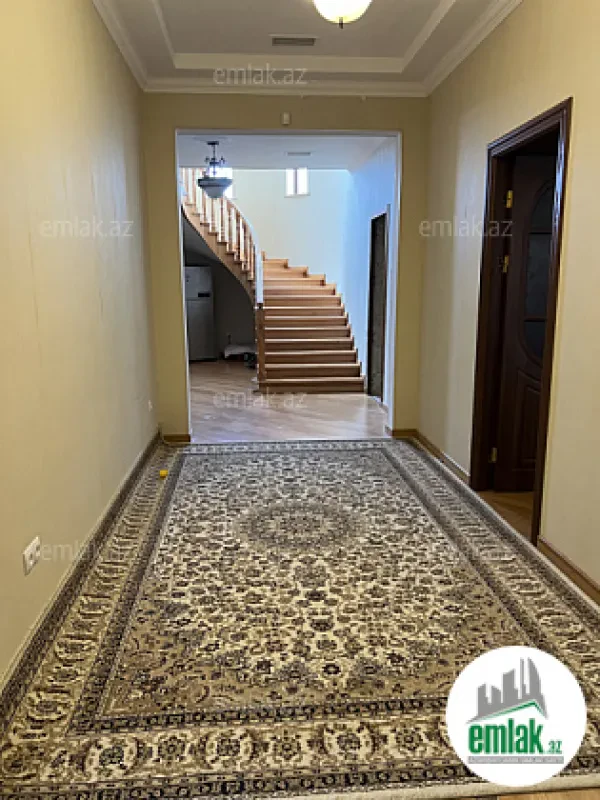 Satılır 7 otaqlı həyət evi 300 m²