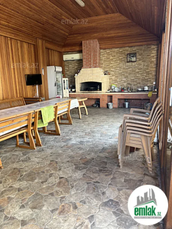 Satılır 7 otaqlı həyət evi 300 m²