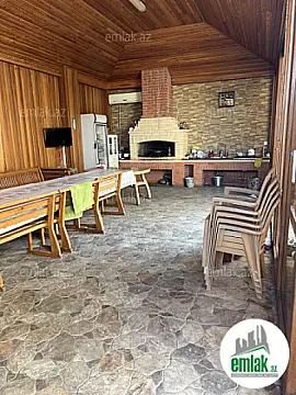 Satılır 7 otaqlı həyət evi 300 m²