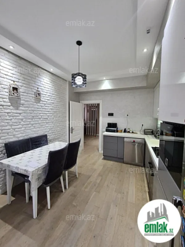 Satılır 3 otaqlı yeni tikili 122 m²