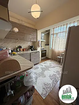 Satılır 3 otaqlı köhnə tikili 90 m²