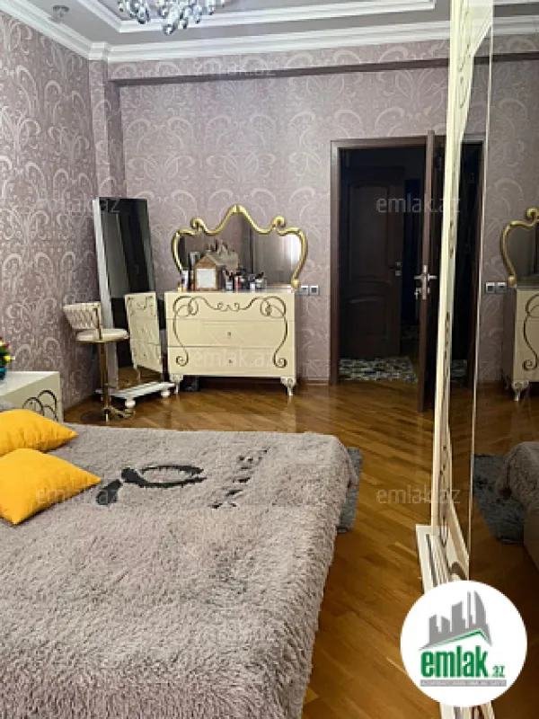 Satılır 4 otaqlı yeni tikili 153 m²