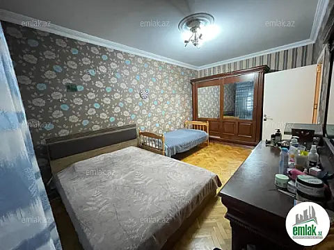 Satılır 5 otaqlı köhnə tikili 120 m²