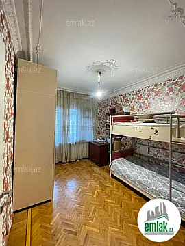 Satılır 5 otaqlı köhnə tikili 120 m²