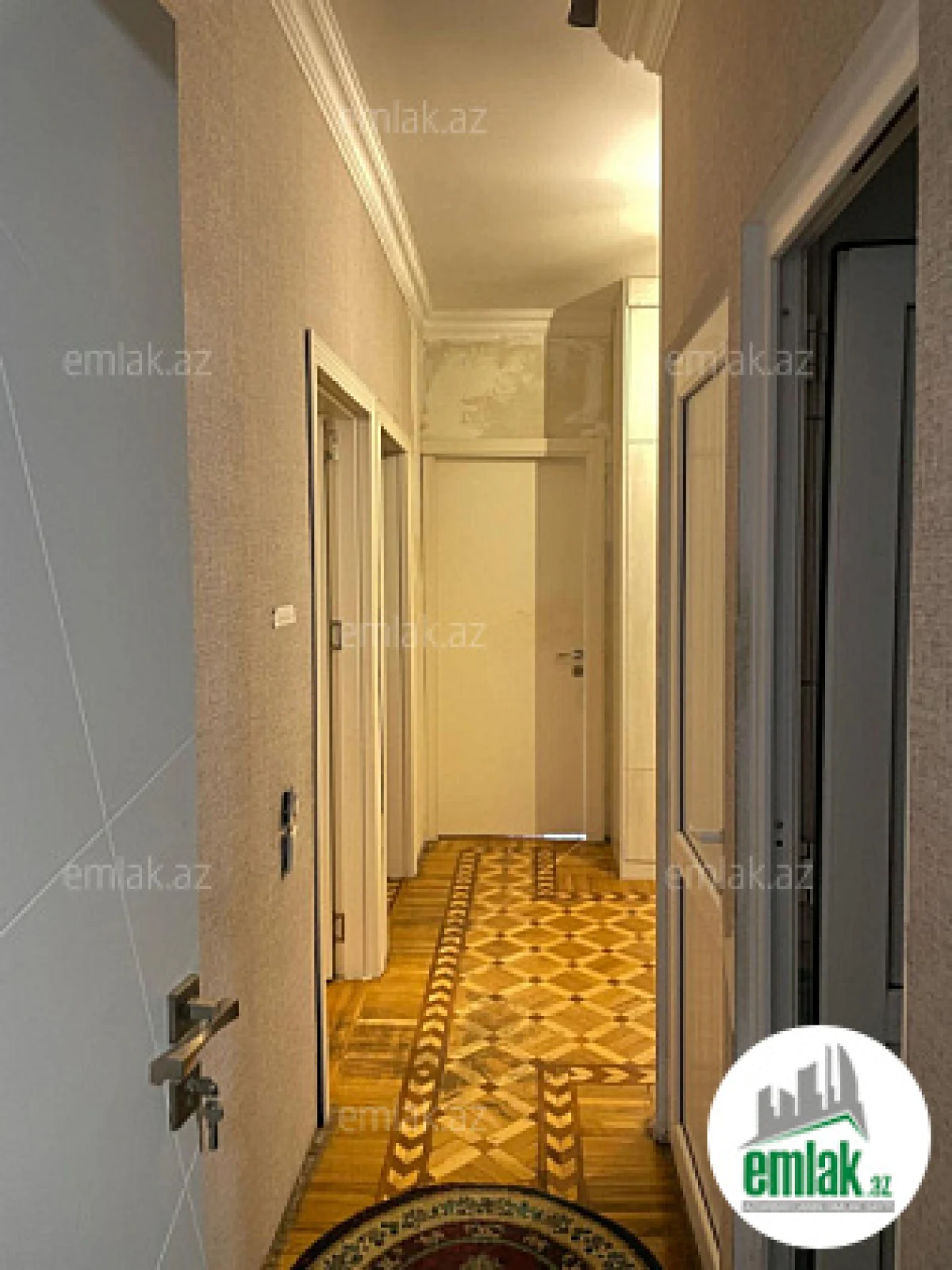 Satılır 5 otaqlı köhnə tikili 120 m²