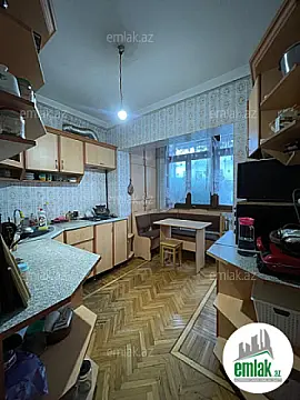 Satılır 5 otaqlı köhnə tikili 120 m²