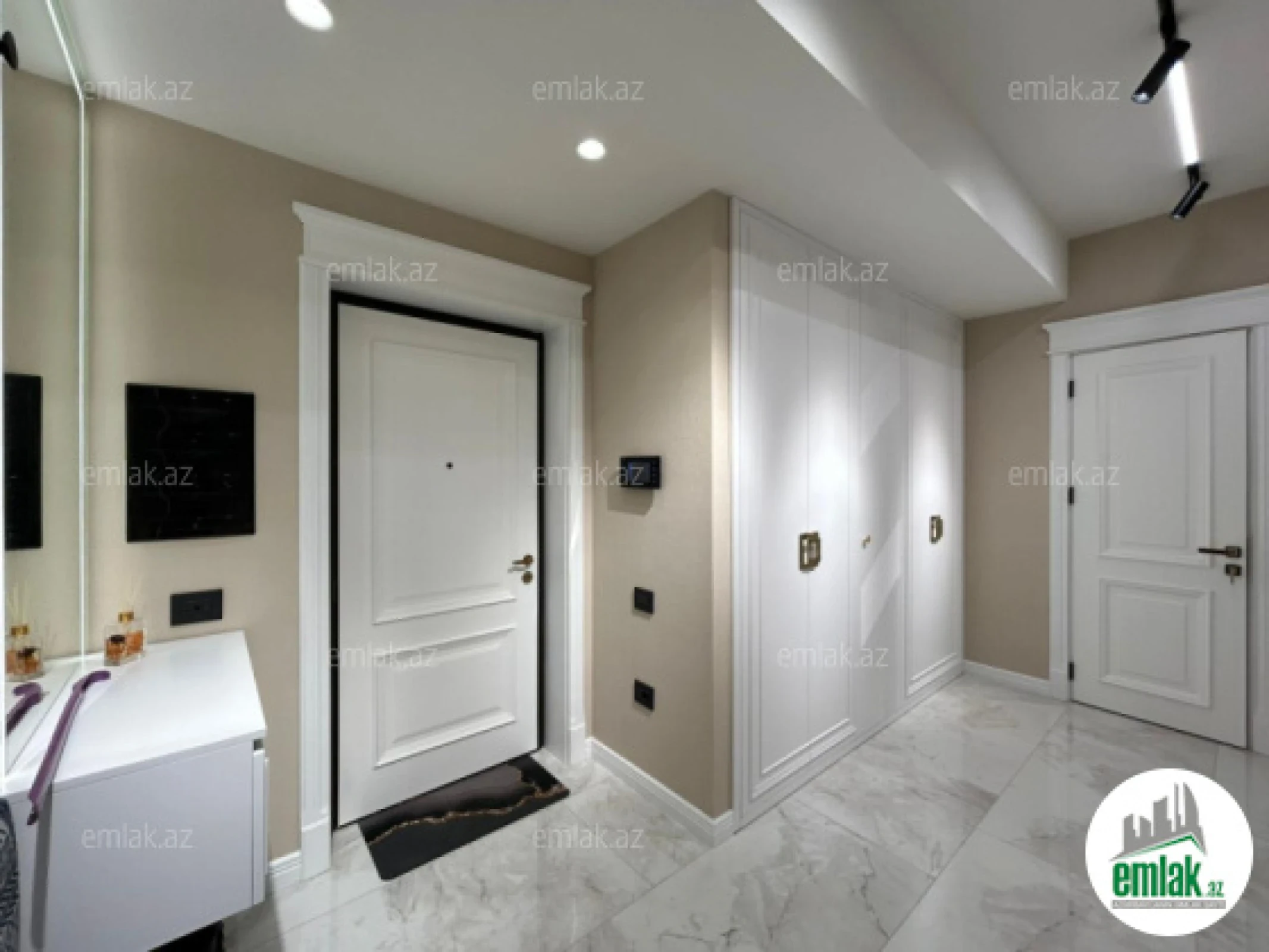 Satılır 3 otaqlı yeni tikili 95 m²