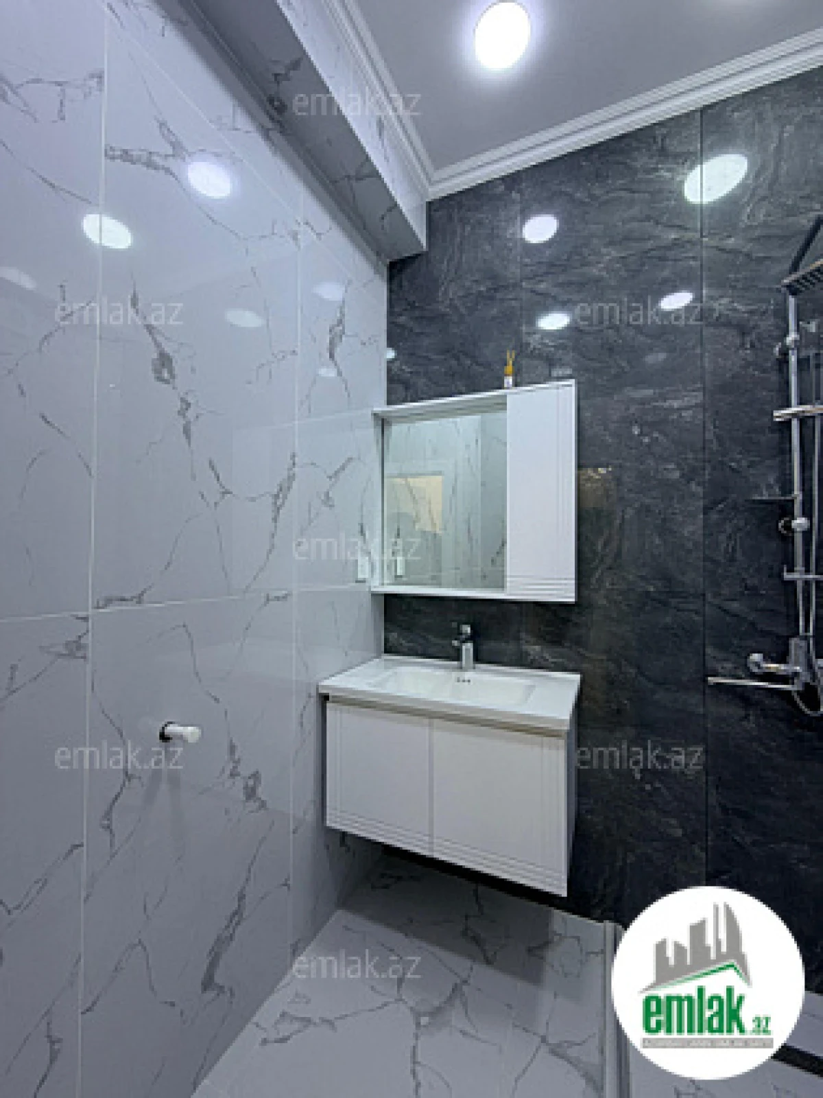 Satılır 3 otaqlı yeni tikili 70 m²