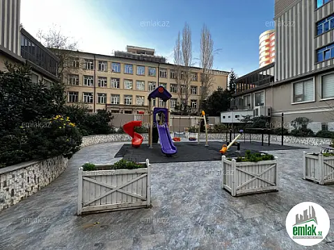 Satılır 5 otaqlı yeni tikili 240 m²