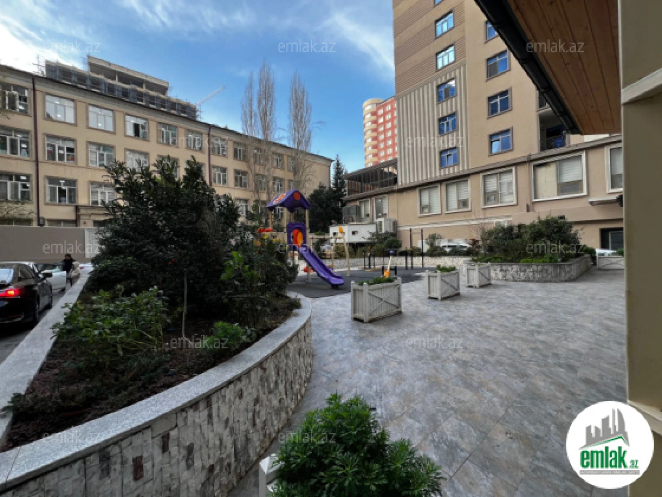 Satılır 5 otaqlı yeni tikili 240 m²