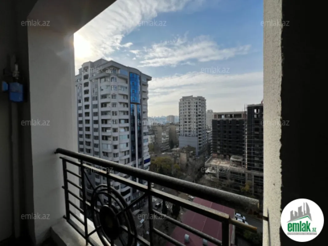 Satılır 5 otaqlı yeni tikili 240 m²