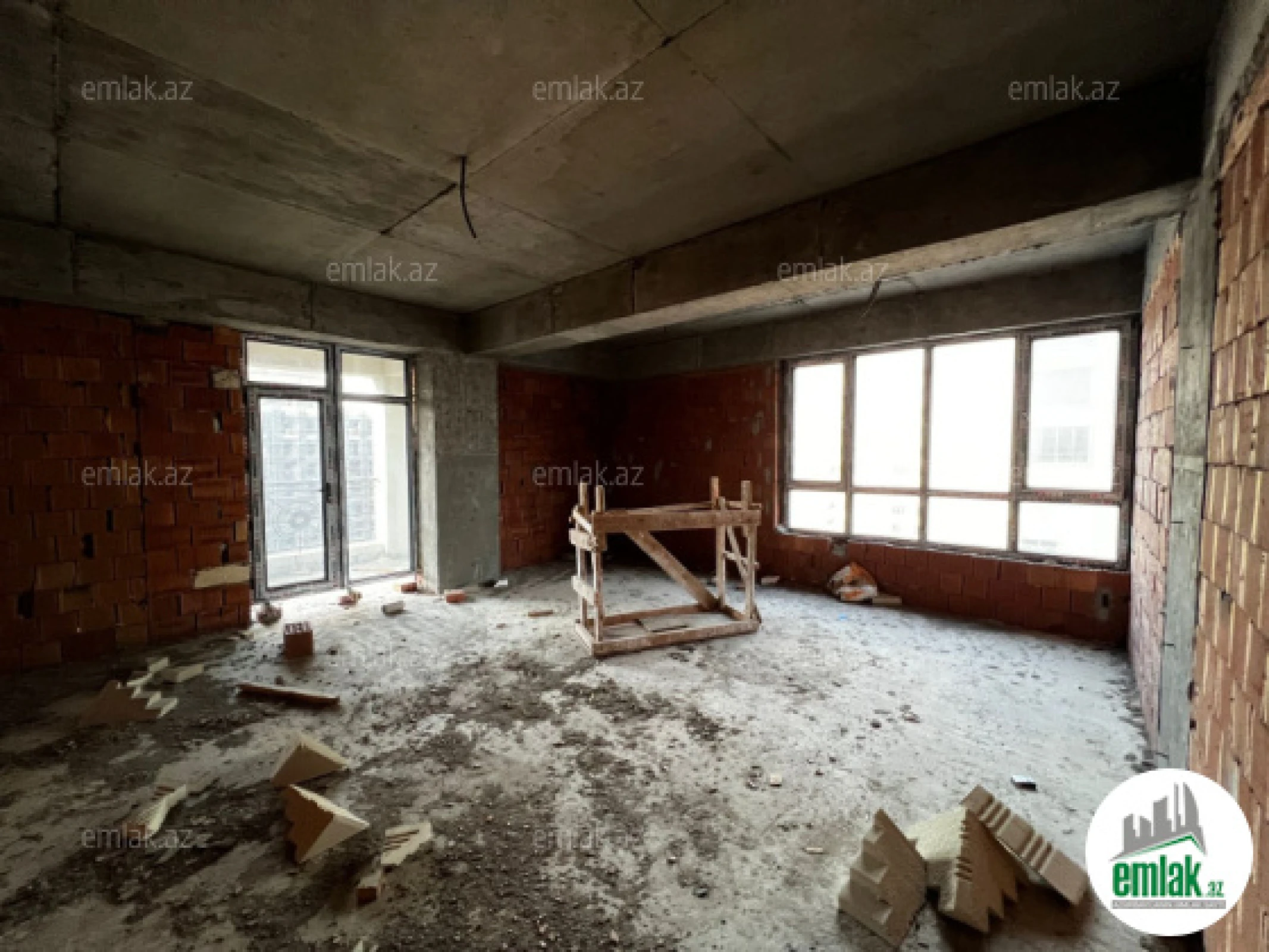Satılır 5 otaqlı yeni tikili 240 m²