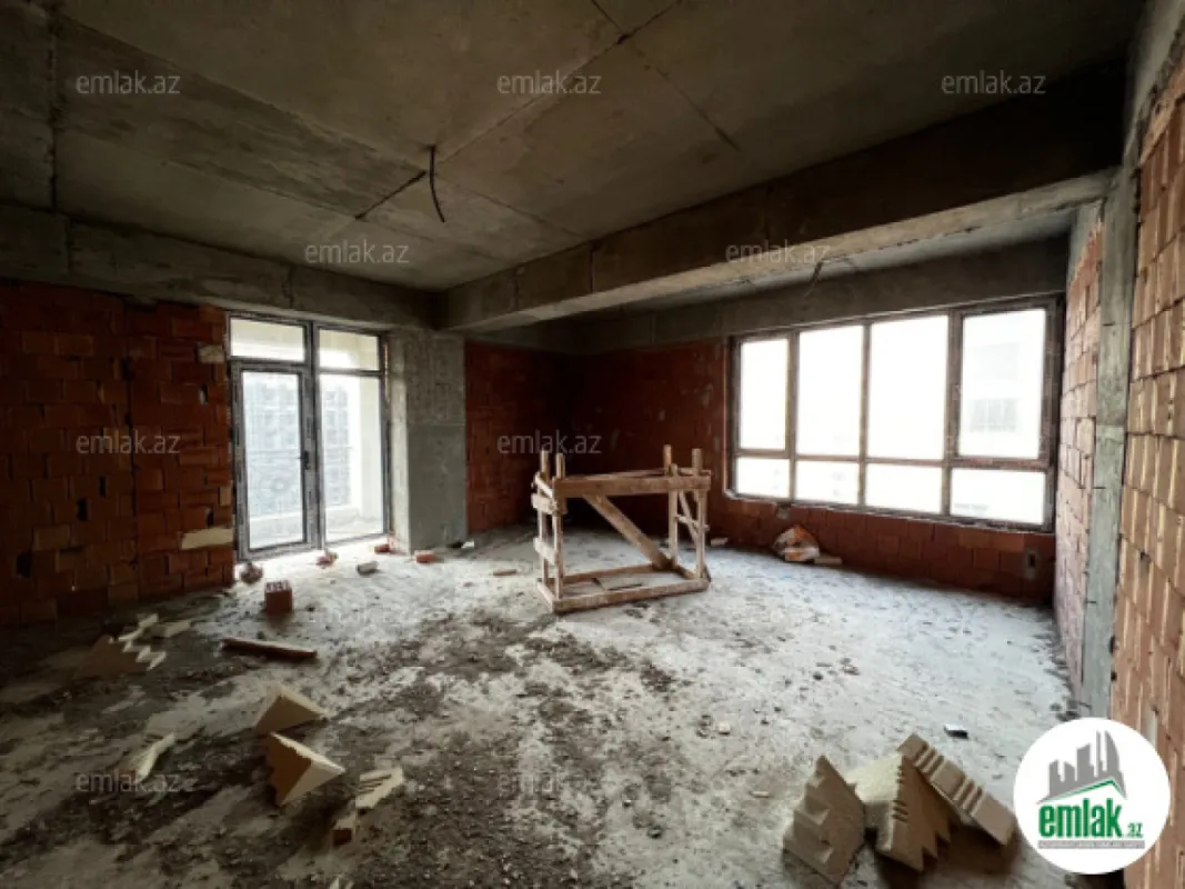 Satılır 5 otaqlı yeni tikili 240 m²