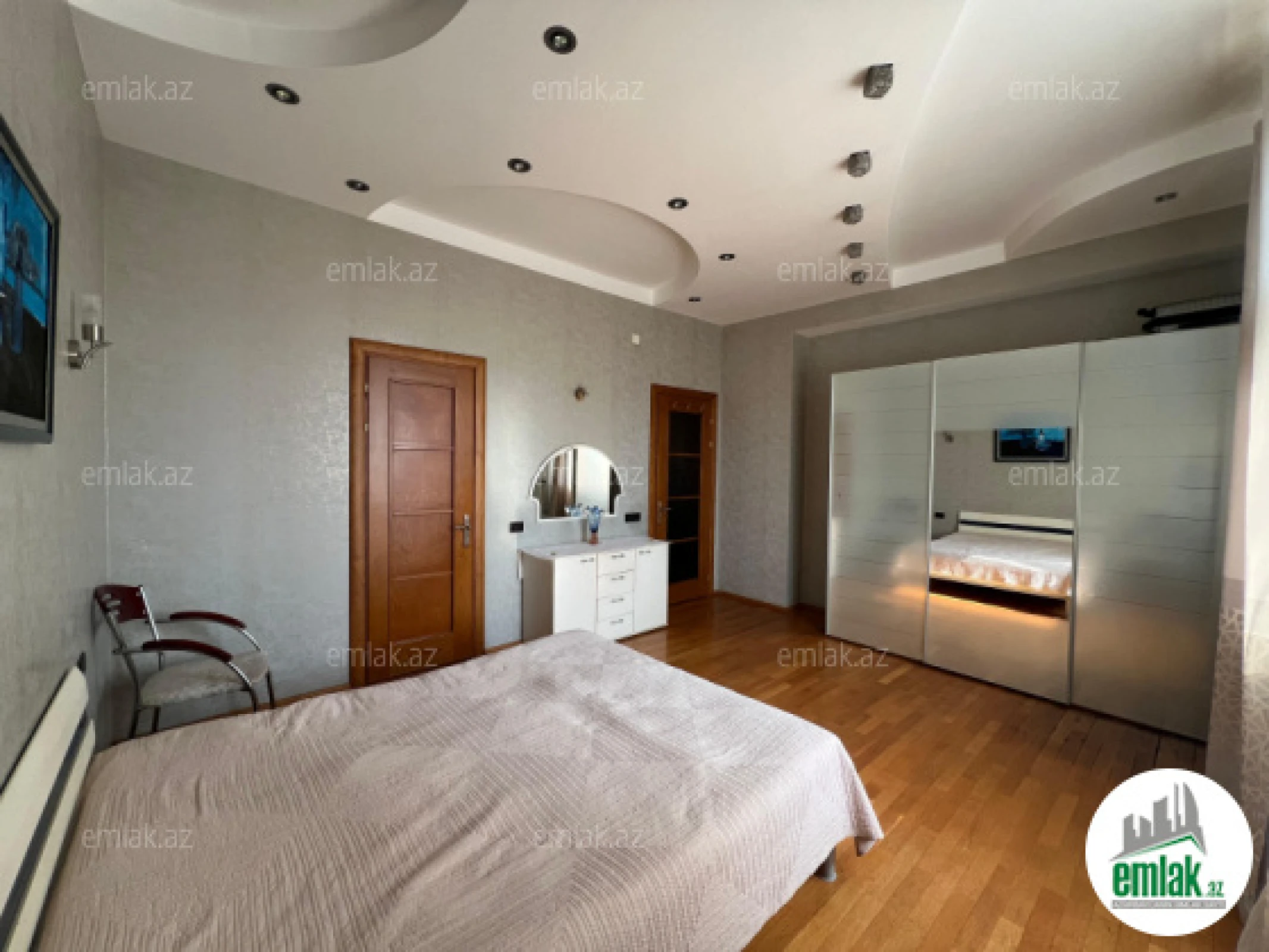 Satılır 3 otaqlı yeni tikili 171 m²