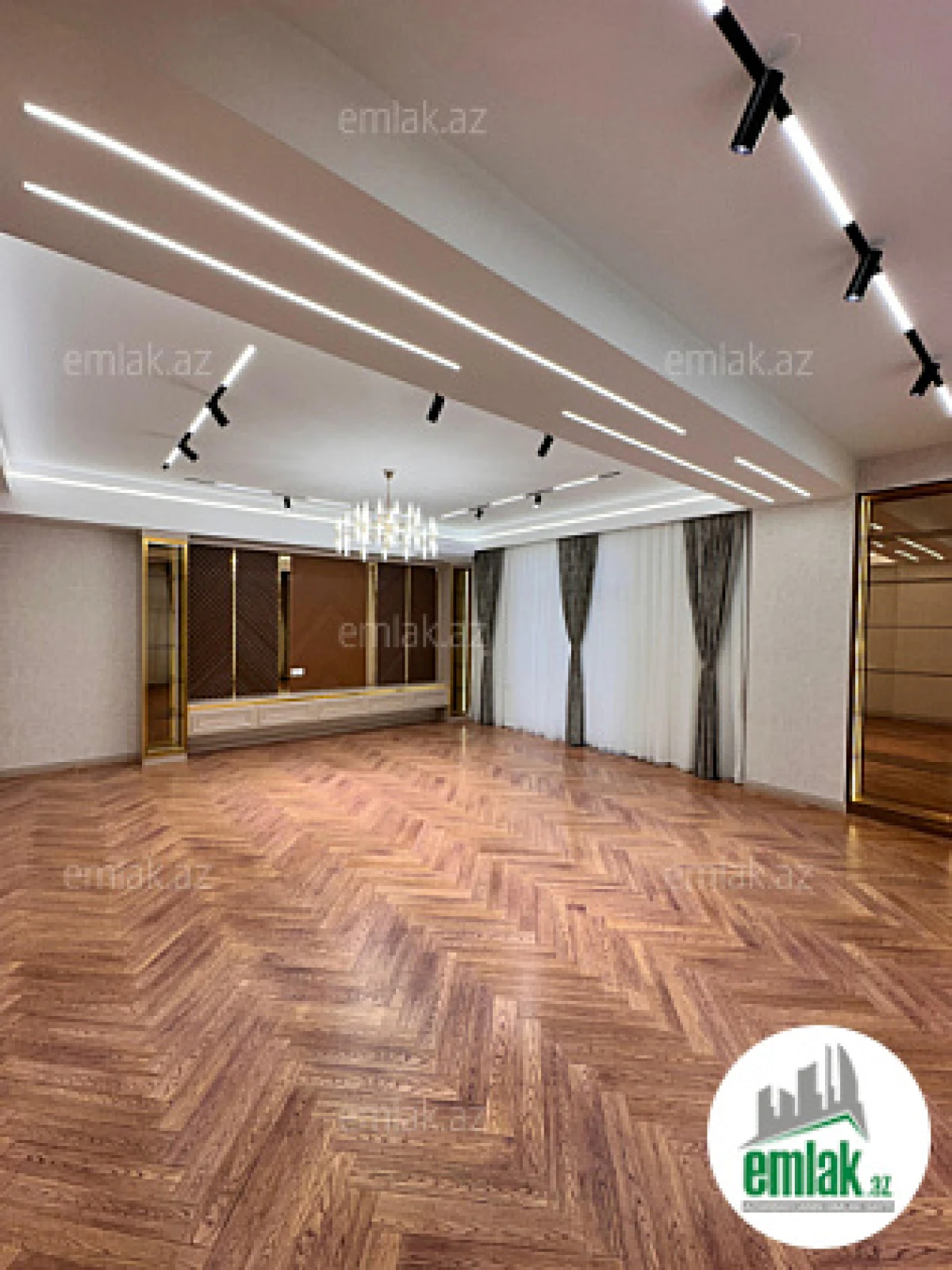 Satılır 4 otaqlı yeni tikili 195 m²