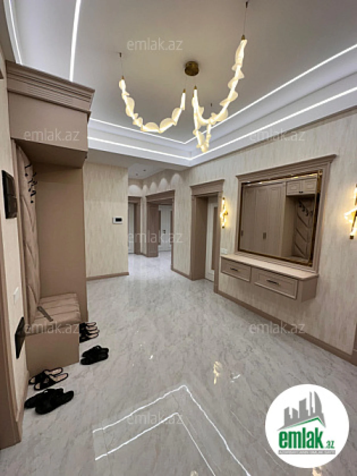 Satılır 4 otaqlı yeni tikili 195 m²