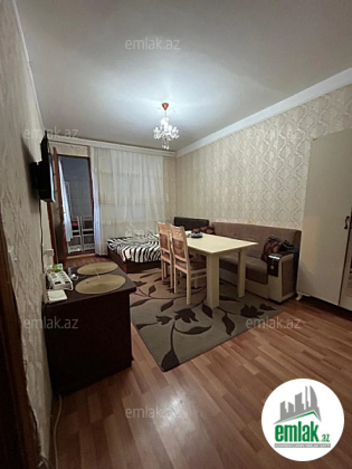 Satılır 2 otaqlı köhnə tikili 40 m²