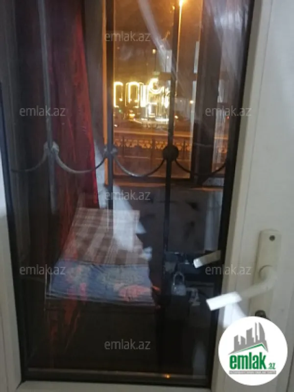 Satılır 3 otaqlı köhnə tikili 80 m²