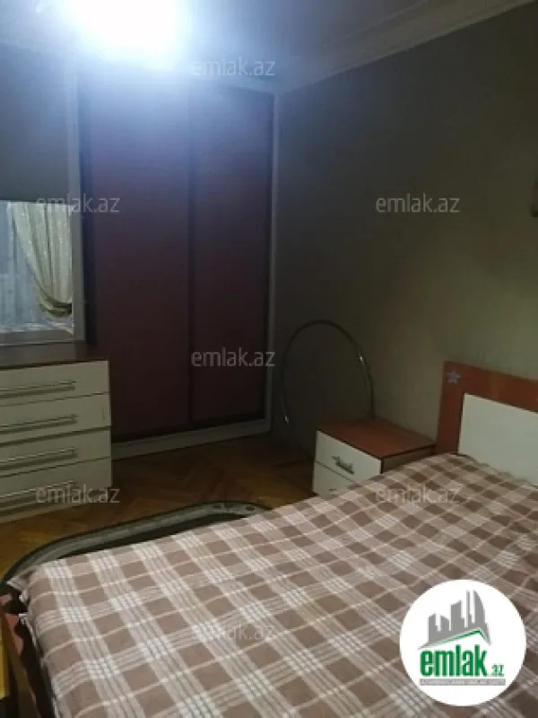 Satılır 3 otaqlı köhnə tikili 80 m²