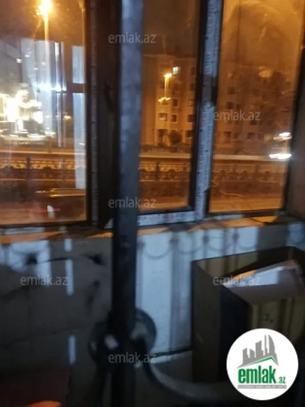 Satılır 3 otaqlı köhnə tikili 80 m²