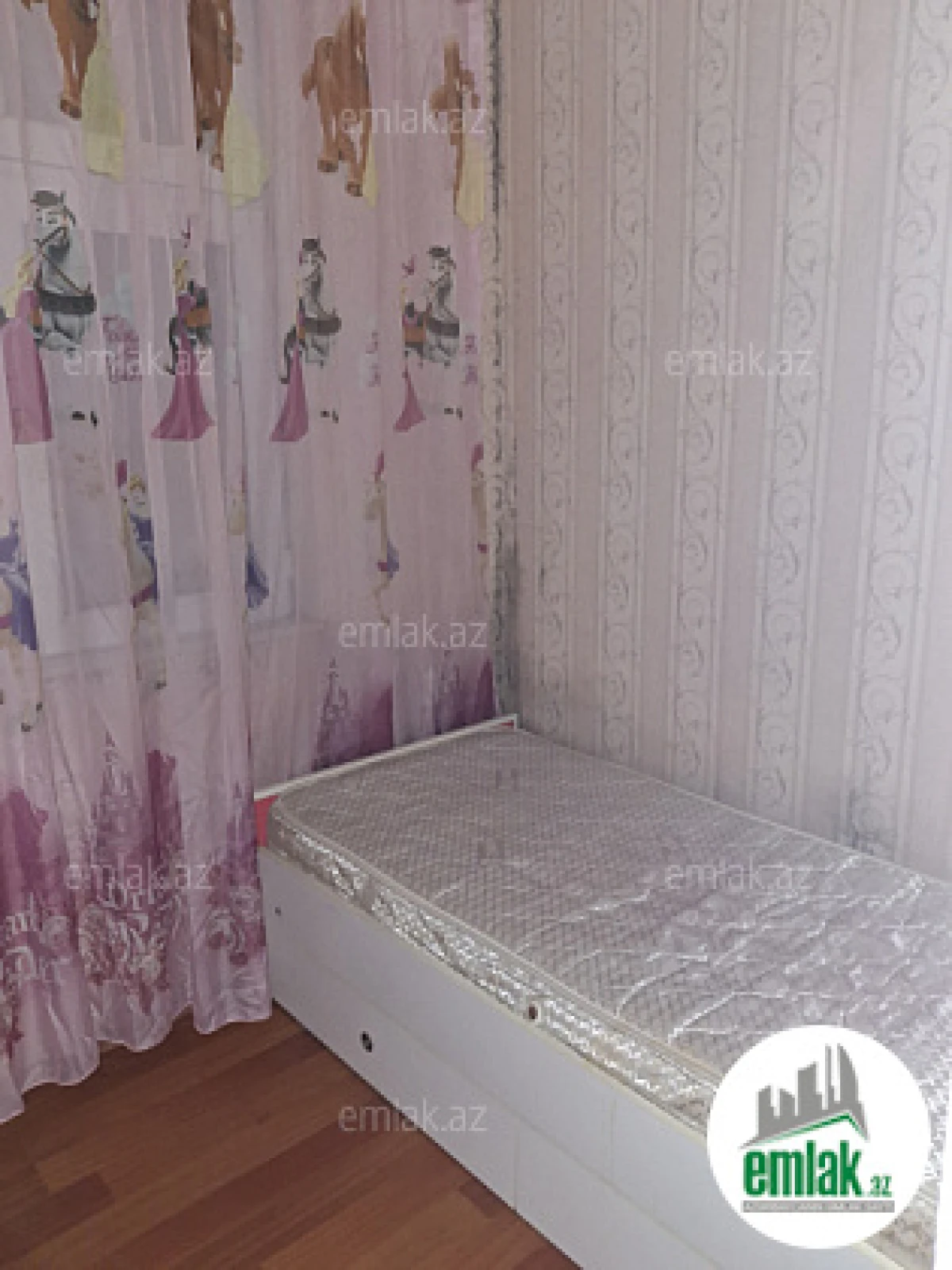 Satılır 3 otaqlı köhnə tikili 55 m²