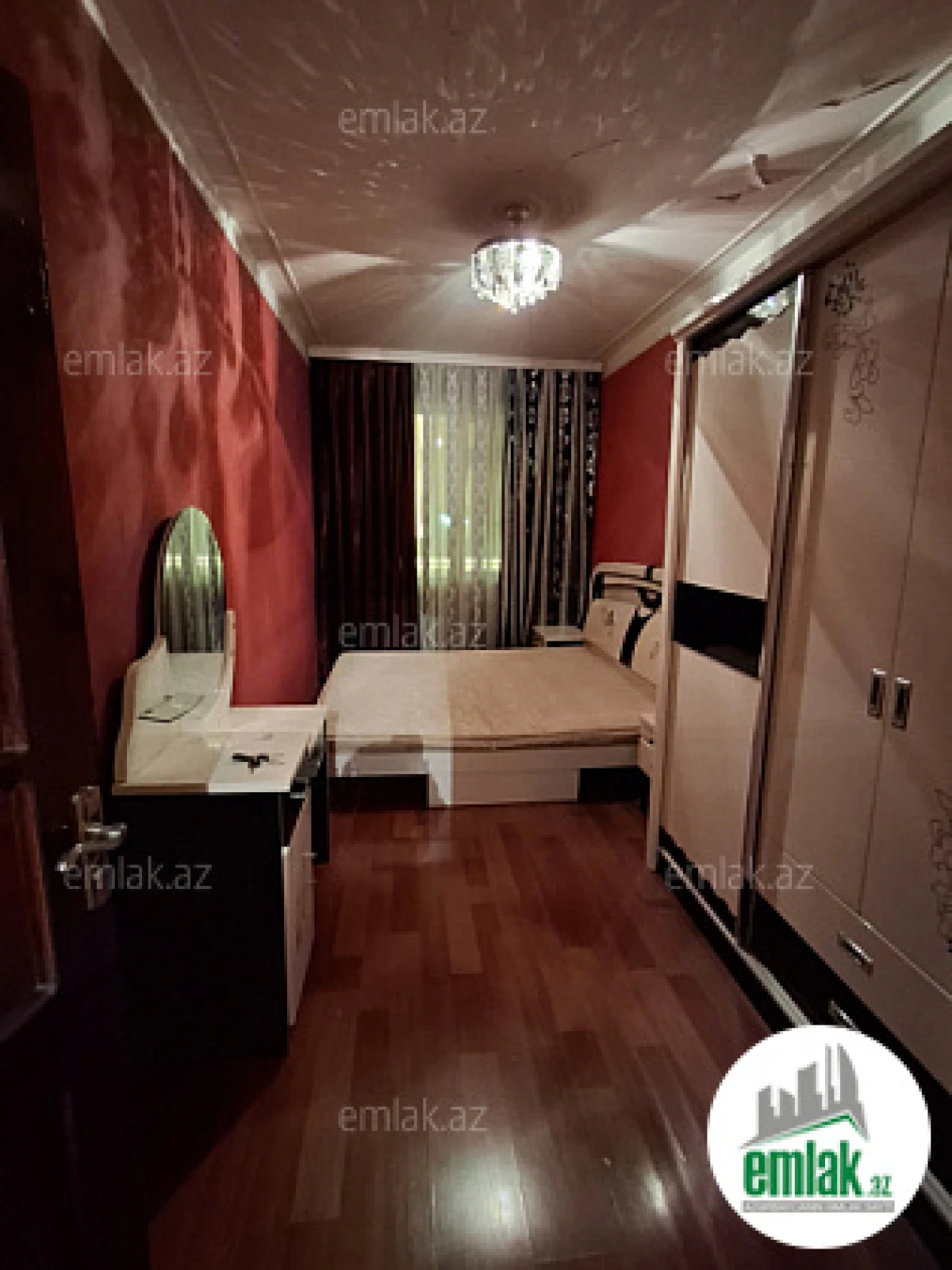 Satılır 3 otaqlı köhnə tikili 55 m²