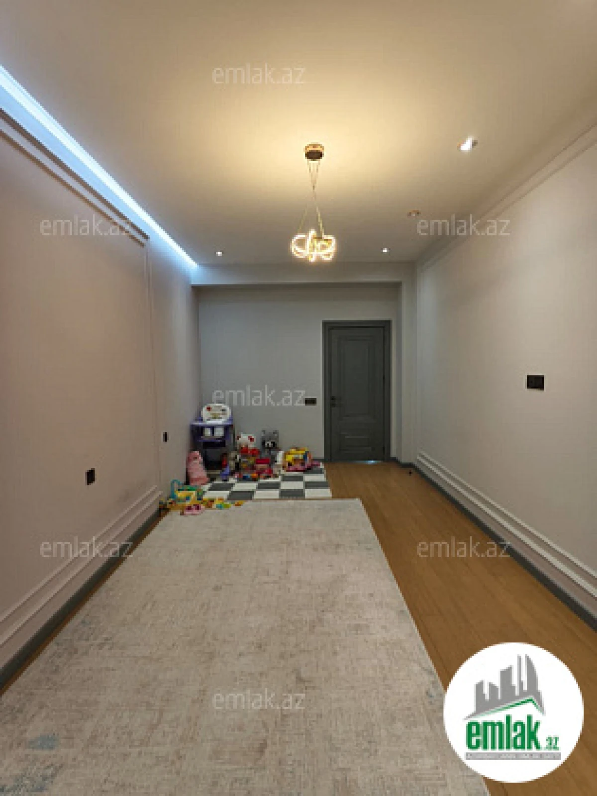 Satılır 3 otaqlı yeni tikili 160 m²