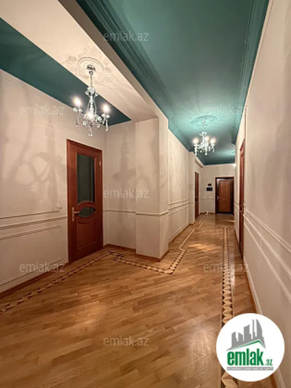 Satılır 3 otaqlı yeni tikili 175 m²