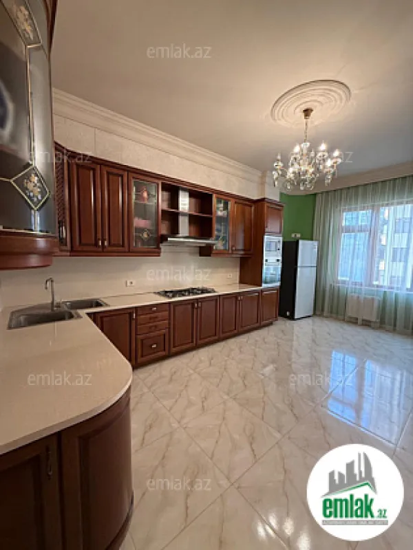 Satılır 3 otaqlı yeni tikili 175 m²