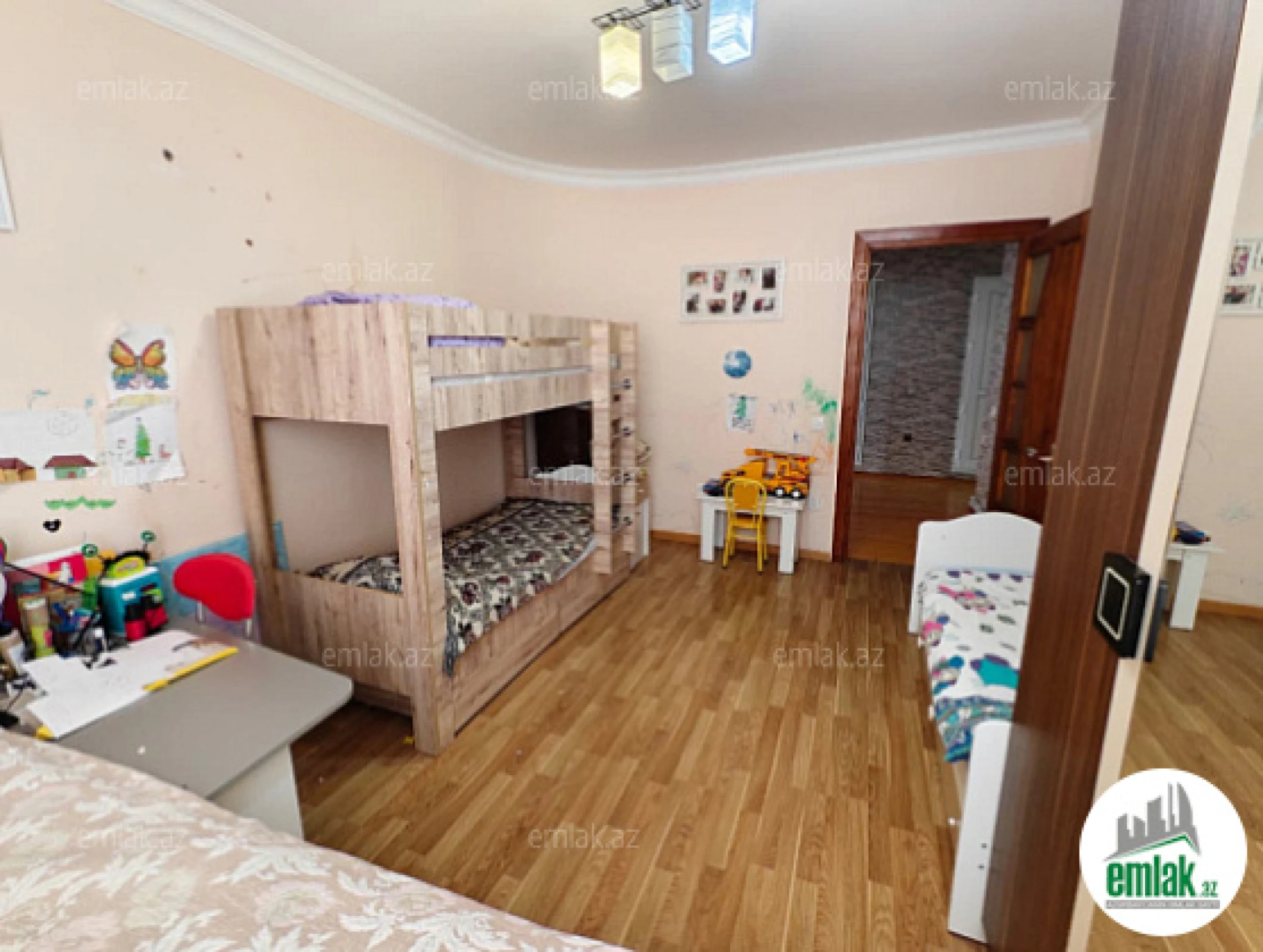 Satılır 3 otaqlı yeni tikili 90 m²