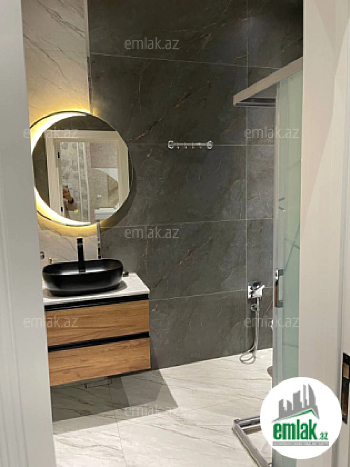 Satılır 7 otaqlı həyət evi 430 m²